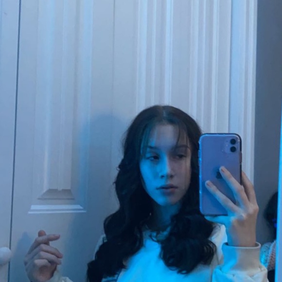 Meet your Posher, Alexis - Picture 1 of 1